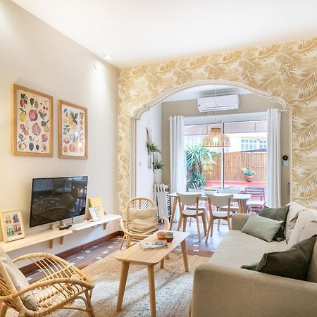 Spacious & Sunny Apt With Terrace In The City Center Барселона Екстериор снимка