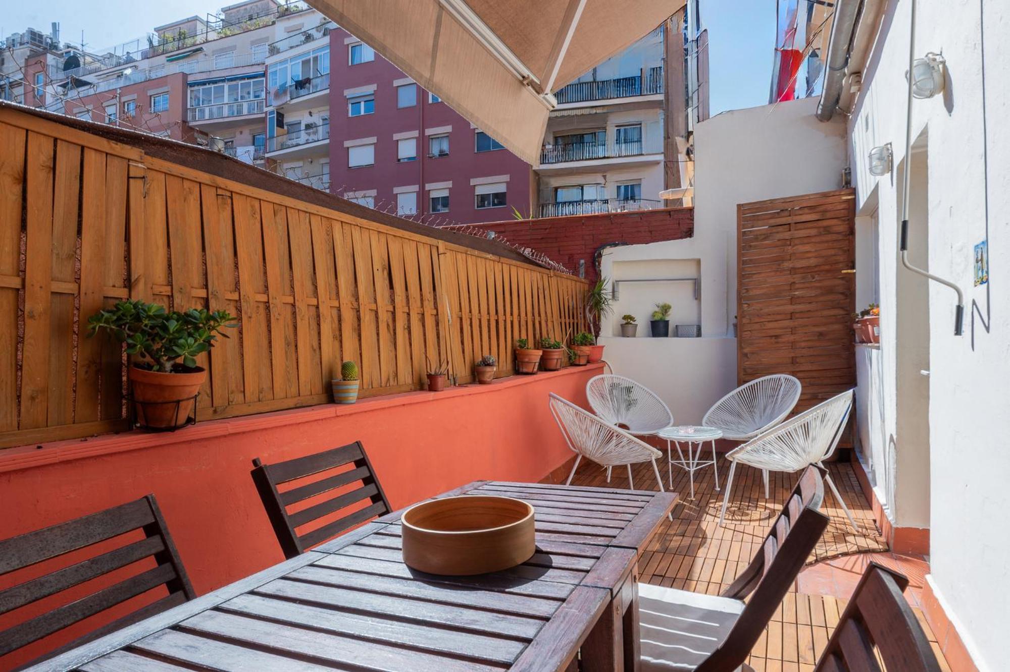 Spacious & Sunny Apt With Terrace In The City Center Барселона Екстериор снимка