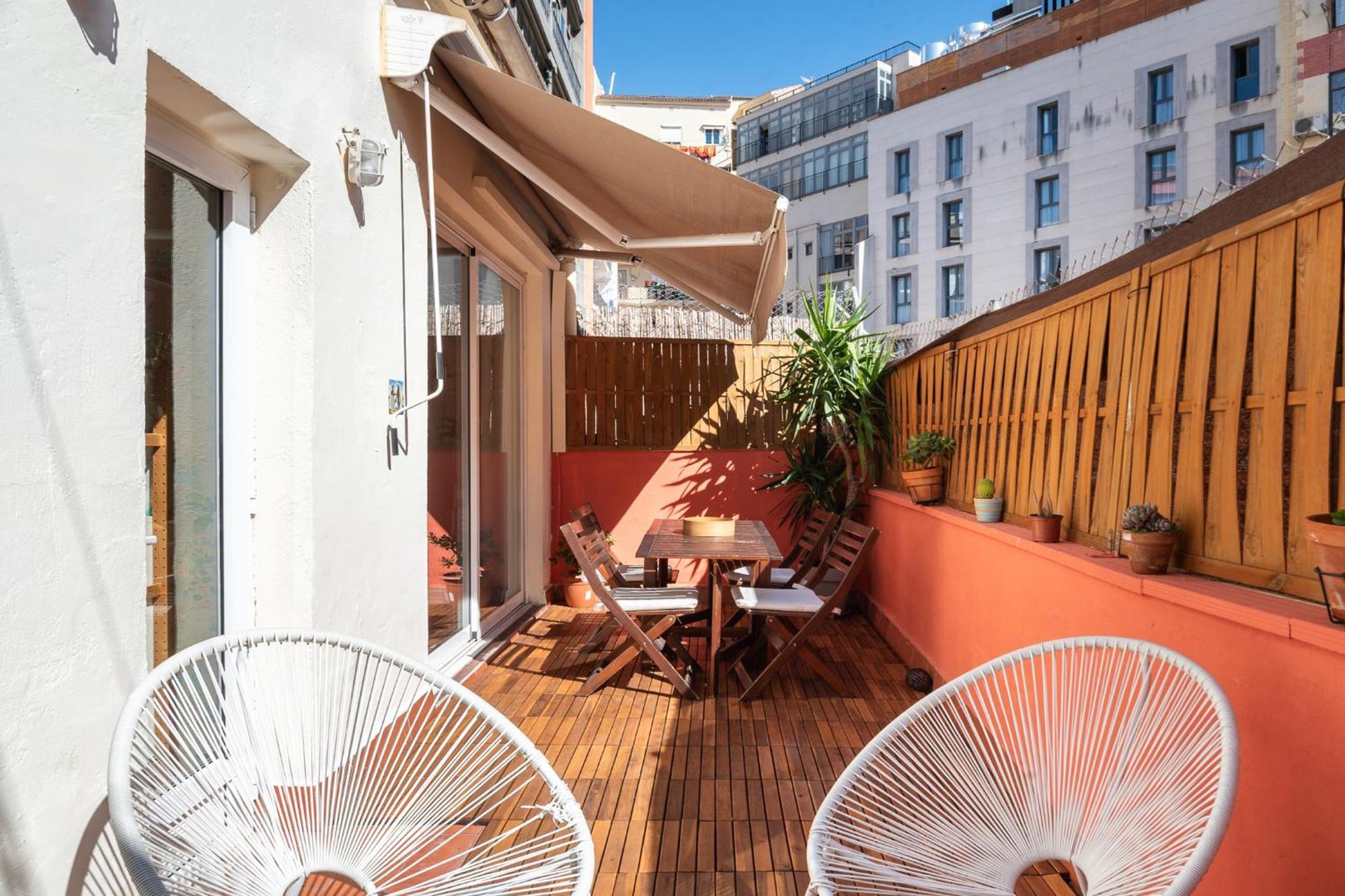 Spacious & Sunny Apt With Terrace In The City Center Барселона Екстериор снимка