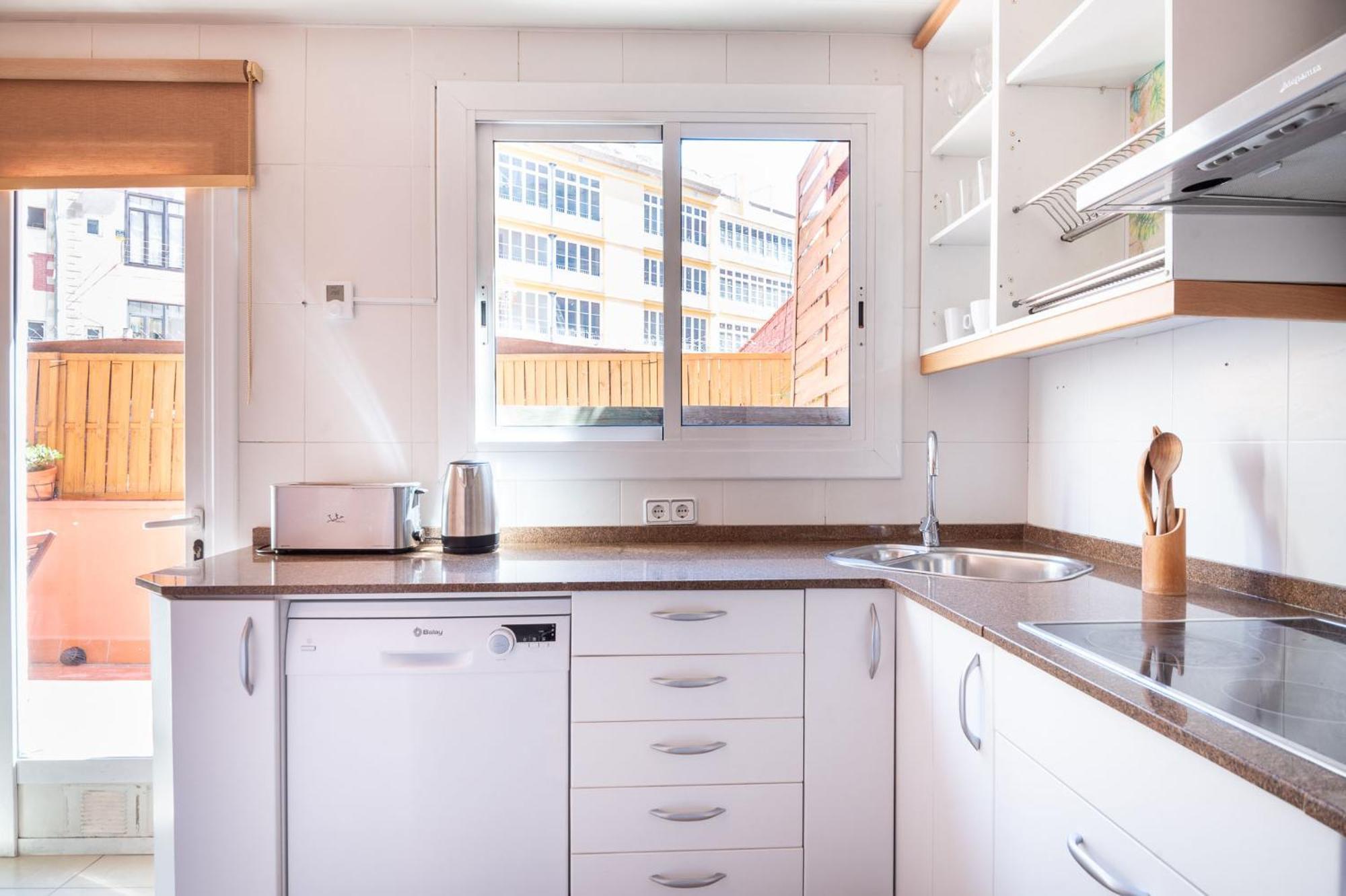 Spacious & Sunny Apt With Terrace In The City Center Барселона Екстериор снимка