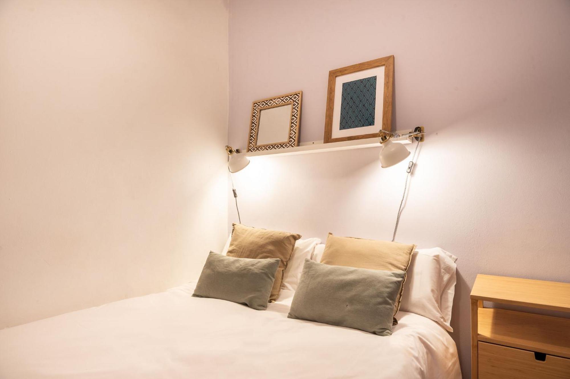 Spacious & Sunny Apt With Terrace In The City Center Барселона Екстериор снимка