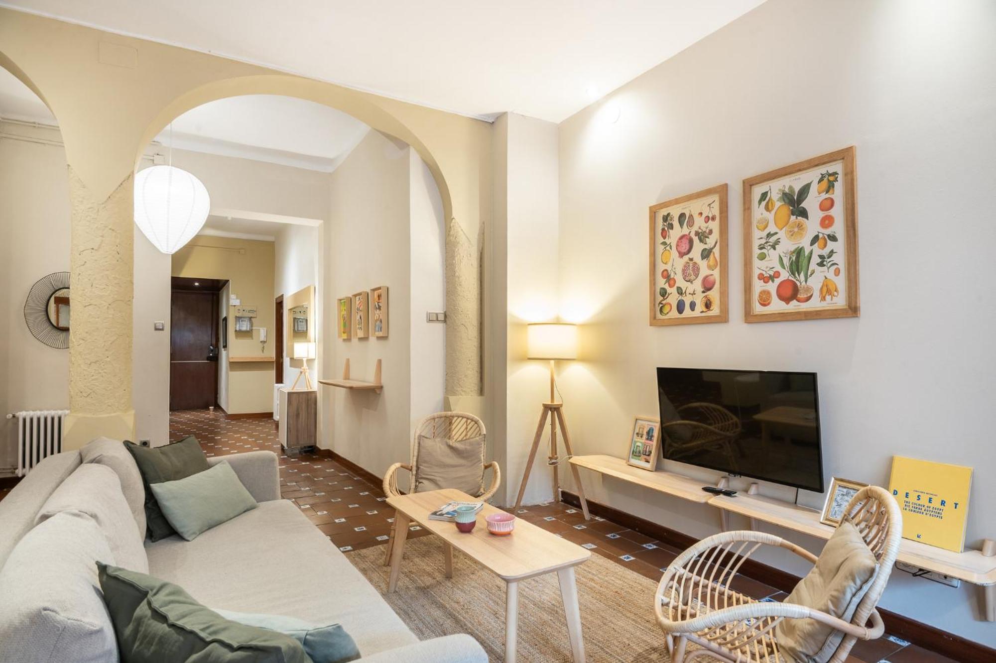 Spacious & Sunny Apt With Terrace In The City Center Барселона Екстериор снимка